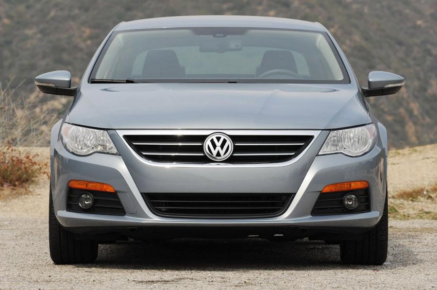  Volkswagen Passat CC Sport 2009 года  (фото 10 из 32)